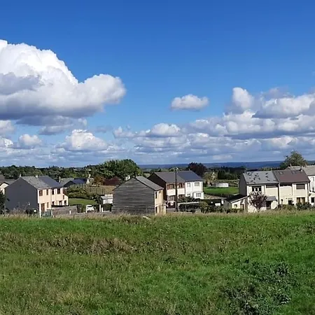 Climatise 2 Etoiles, Vue Sur Les Remparts, Centre De Rocroi, Parking Privatif Et Garage Velos Rocroi