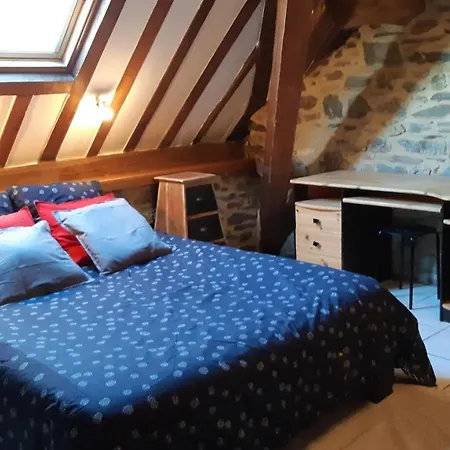 Climatise 2 Etoiles, Vue Sur Les Remparts, Centre De Rocroi, Parking Privatif Et Garage Velos דירה *