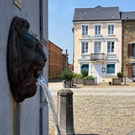 דירה Climatise 2 Etoiles, Vue Sur Les Remparts, Centre De Rocroi, Parking Privatif Et Garage Velos